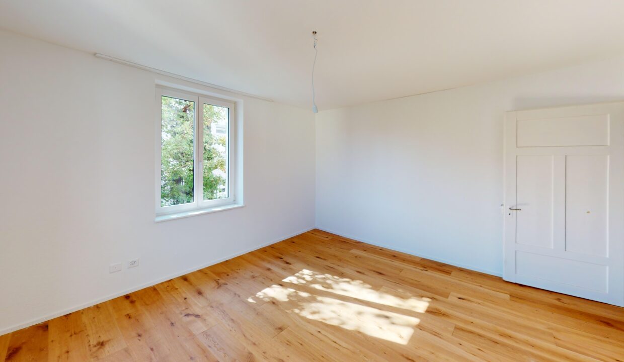 Z4-Bedroom 1